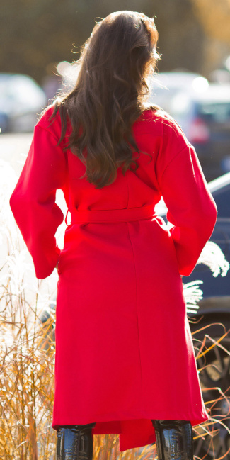 oversized mantel met riem rood